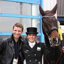 Activomed was able to win prominent personalities from the horse world to provide their proven magnetic field blankets for an online charity auction. I Just Love Thomas Muller Bayern Team Germany Thomas Muller