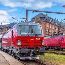 The vectron is a locomotive series made by siemens mobility, introduced at the 2010 innotrans trade fair in four prototype versions: Siemens Vectron Dsb Railcolor News
