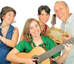 Corina and elisa meyer ferreira play a beautiful duet at amro music store in memphis, tennessee. Choro Das 3 Traz Boas Novas A Sorocaba 07 09 13 Cultura Jornal Cruzeiro Do Sul