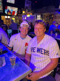 They're gonna win tonight': Brewers fans ecstatic as the Crew survives Game  2