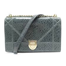 Sac A Main Christian Dior Diorama M M0422ocvq 25 x 15,5 x 8 cm neuf jamais sorti de sa boite. cornerluxe