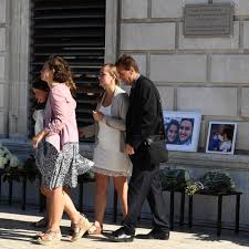 Attaque au couteau a marseille. Les Actualites De 7h30 Les Parents De Laura Paumier Assassinee A Marseille En Colere