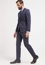 Steht er nun für italienische raffinesse, britisches understatement oder deutsche maßarbeit? Die Perfekte Anzug Passform