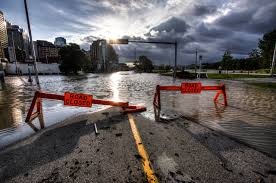 Flood range maps compare two different sized floods. File Riverfront Ave Calgary Flood 2013 Jpg Wikipedia