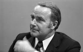 September 2006 seinen rückzug aus dem filmgeschäft an, er wolle sich nach den dreharbeiten nunmehr ganz der malerei, der musik und der förderung junger künstler widmen. Alfred Dregger Wikipedia