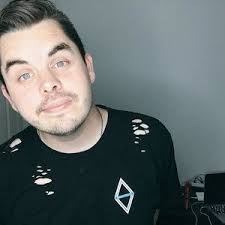 The guitars, strings, amps & pedals of the world's best artists