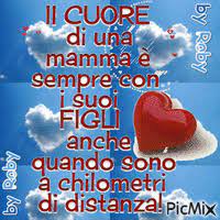 Il cucciolo d'orso splende e si rallegra festeggiando un nuovo giorno. Buongiorno In Picmix Buongiorno Immagini Buongiorno Buongiorno Gif