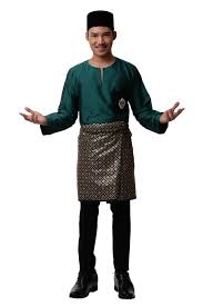 Kerjaya husaini dalam bidang muzik bermula dengan sesi uji bakat untuk rancangan realiti one in a million (oiam). Maestro Media My Hael Husaini Memberikan Senyuman Ramadhan