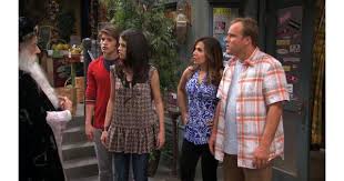 At school, alex tells harper that she can not go to the sale. Wizards Of Waverly Place Tv Review