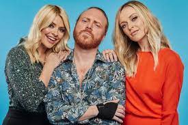 Love the skit and at last des gets it!! Fearne Cotton Reminds Fans Of The Good Old Days Of Kids Tv As She Shares Epic Disney Club Throwback And She S Hardly Aged Mirror Online