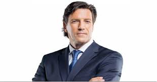 L'animateur sportif commence sa carrire au salaire minimum. Tva Sports Montre La Porte A Patrice Brisebois Canadiens Habsolumentfan