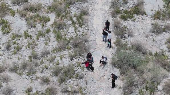 Localizan con un dron a dos senderistas extraviados en la presa Las Vírgenes