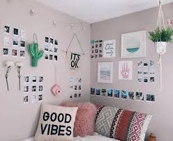 Seni kriya adalah keterampilan manusia yang menciptakan sebuah karya seni di mana karya memperhatikan nilai aspek fungsional serta estetika atau keindahan. Cantiknya Dekorasi Polaroid Untuk Kamar Atau Rumahmu Pengadaan Eprocurement