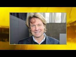 Maybe you would like to learn more about one of these? Haha De Mannen Lachen Om Hoofdwond Hans Kraay Jr Voetbal Inside Youtube