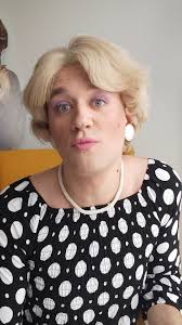 Po narkotyki sięgnął po raz pierwszy w wieku 11 lat. Jak poznać pierwsze  objawy uzależnienia u dziecka? ZOBACZ więcej ➡  https://dziendobry.tvn.pl/zdrowie/po-narkotyki-siegnal-po-raz-pierwszy-w-wieku-11-lat-historia-uzaleznienia-19-letniego-gracjana  ...