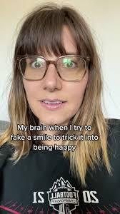 Tess Menzies's Instagram, Twitter & Facebook