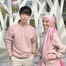 Nama sean lee menjadi siulan netizen sejak drama berantai lakonannya iaitu keluarga pontimau mula ditayangkan menerusi slot aksi di saluran tv3 dua tahun dahulu. Biodata Sean Lee Pelakon Drama Melayu Berketurunan Cina Azhan Co
