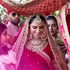 Soooo Beautiful Deepikapadukone As Indianbride At Her Sindhi Indian Wedding Ceremony Nov Sabyasachi Lehenga Bridal Sabyasachi Bridal Indian Bridal Dress