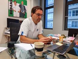 'te vroeg om te versoepelen'. Diederik Gommers Als Het Helpt Dat Ik Een Filmpje Maak Waarin Ik Vaccin Neem Doe Ik Het Gezond Ad Nl