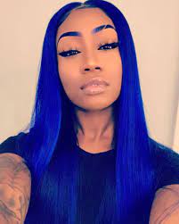 Some black girls do not have curly hair that is as thick as other black girls. Bluehair Blueeyebrows Blue Hair Hair Styles Wig Hairstyles