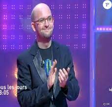 Je me suis fait arnaquer stéphane, le candidat lésé par nagui dans tout le monde veut prendre sa place, est en colère. Tout Le Monde Veut Prendre Sa Place Christophe Entre Dans L Histoire Purepeople