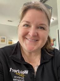 Rebecca Martz's Instagram, Twitter & Facebook