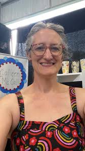 🍓Strawberries are a classic and so fun to paint