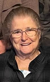 Linda Duplechain's Instagram, Twitter & Facebook