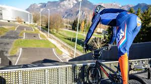 Lutn) is een kern in de gemeente hardenberg in de nederlandse provincie overijssel.het is een streekdorp, in de negentiende eeuw ontstaan langs het voormalige kanaal de dedemsvaart. I Moved To Switzerland Youtube