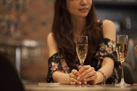 居酒屋デートで女性が嫌がるワースト10。割り勘よりもNGなのは… | bizSPA!フレッシュ