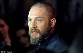 Your mid head should be directed towards the right or left side of the head. 7 Best Beard Styles For Men With Short Hair Milkman Grooming Co