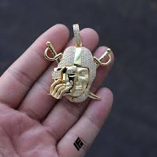 Black And Gold Jewelry Stand Custom 14k Yellow Gold Raiders Skull Pendant Custom Made To Order For All Inquiries Email Us At I Black Hills Gold Jewelry Chains For Men Gold Chains For Men