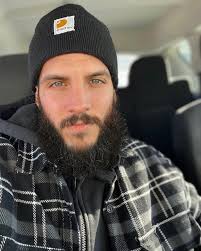 Justin Eli's Instagram, Twitter & Facebook