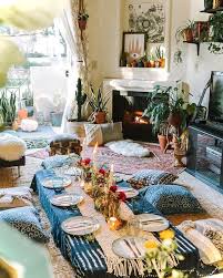 These Bohemian Decor Ideas Are A Welcoming Living And Dining Room With Floor Seating Bohemianhomedecor Bohem Bohemian Dining Room Living Room Diy Home Decor