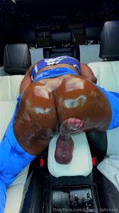 QT Squirts In The Car