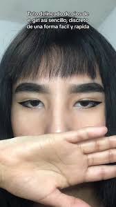 Tuto de deiineado de ojos e-girl sencillo, discreto de una forma facil y  rapida🖤 ig:arianita__munoz #makeupegirl #egirl #maquillaje  #delineadodeojos #alternative #emo #egirlmakeup. Tutorial de ...