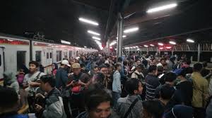 Maybe you would like to learn more about one of these? Asap Di Dalam Kereta Krl Commuterline Disebabkan Kompresor Bermasalah Tribunnews Com Mobile