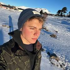 Benjamin Lazaro (@lazarobenjamin__) • Instagram photos and videos