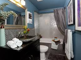 Room Transformations From The Property Brothers Stylish Bathroom Modern Bathroom Design Small Bathroom Decor
