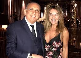 Check spelling or type a new query. Galvao Bueno Celebra 20 Anos Ao Lado Da Mulher Linda Historia De Amor Quem Quem News