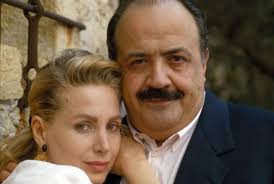 Born in rome, the daughter of the voice actor renato izzo, at a young age simona izzo started working as a dubber. Maurizio Costanzo Parole Inaspettate Sulla Ex Moglie Marta Flavi