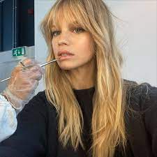 Nadine Leopold On Instagram Bts Honey Blonde Hair 90s Grunge Hair Hair Inspiration