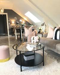 Çatı katı dekorasyonu için daire ve oda fikirlerine bir göz atın. Ev Gezmesi Dekoru Ve Aksesuarlariyla Sik Bir Cati Kati Ev Gezmesi Ev Icin Dekor Mobilya Fikirleri