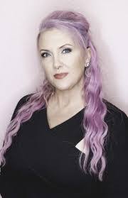 Kimberly Dent's Instagram, Twitter & Facebook