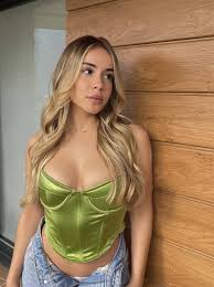 Quién es Isa Brunelli? 20 cosas que no sabías de la influencer que triunfa  con casi 10 millones de seguidores