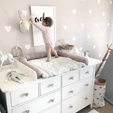 Wickelkommode Diy Ikea Hemnes Hack Wickelaufsatz Babyzimmer Madchenzimmer Altrosa Vintage Wandsticker Herzen Www Ikea Babyzimmer Madchenzimmer Wickeltisch