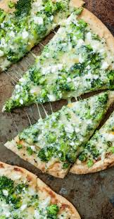 four cheese broccoli pizza recipe peas and crayons rezept pizza rezept rezepte naan pizza