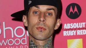 Examples of these catholic travis barker tattoos include a portrait of jesus above his left biceps and the sacred heart. Travis Barker Hat Jetzt Ein Kourtney Tattoo