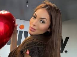 Mari Ávila revela recaída e vídeo de sexo com o ex-namorado e o primo