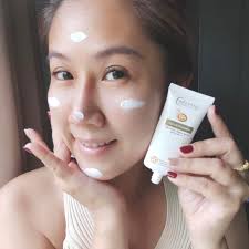 ขอบคุณรีวิวจาก K.Teddy May มากๆเลยนะคะ  ที่ติดใจในกันแดดเวลพาโน่#กันแดดเนื้อเซรั่ม  และได้แนะนำบอกต่อให้กับเพื่อนๆค่ะ #กันแดดฝาทองของเวลพาโน่ ลดสิว  คุมมันขั้นเทพ! ตัวเลือกอันดับ1 ของผิวแพ้ง่าย ได้ลองเนื้อกันแดดแล้ว  จะติดใจหยุดใช้ไม่ได้เลยค่ะ เพราะเป็น ...